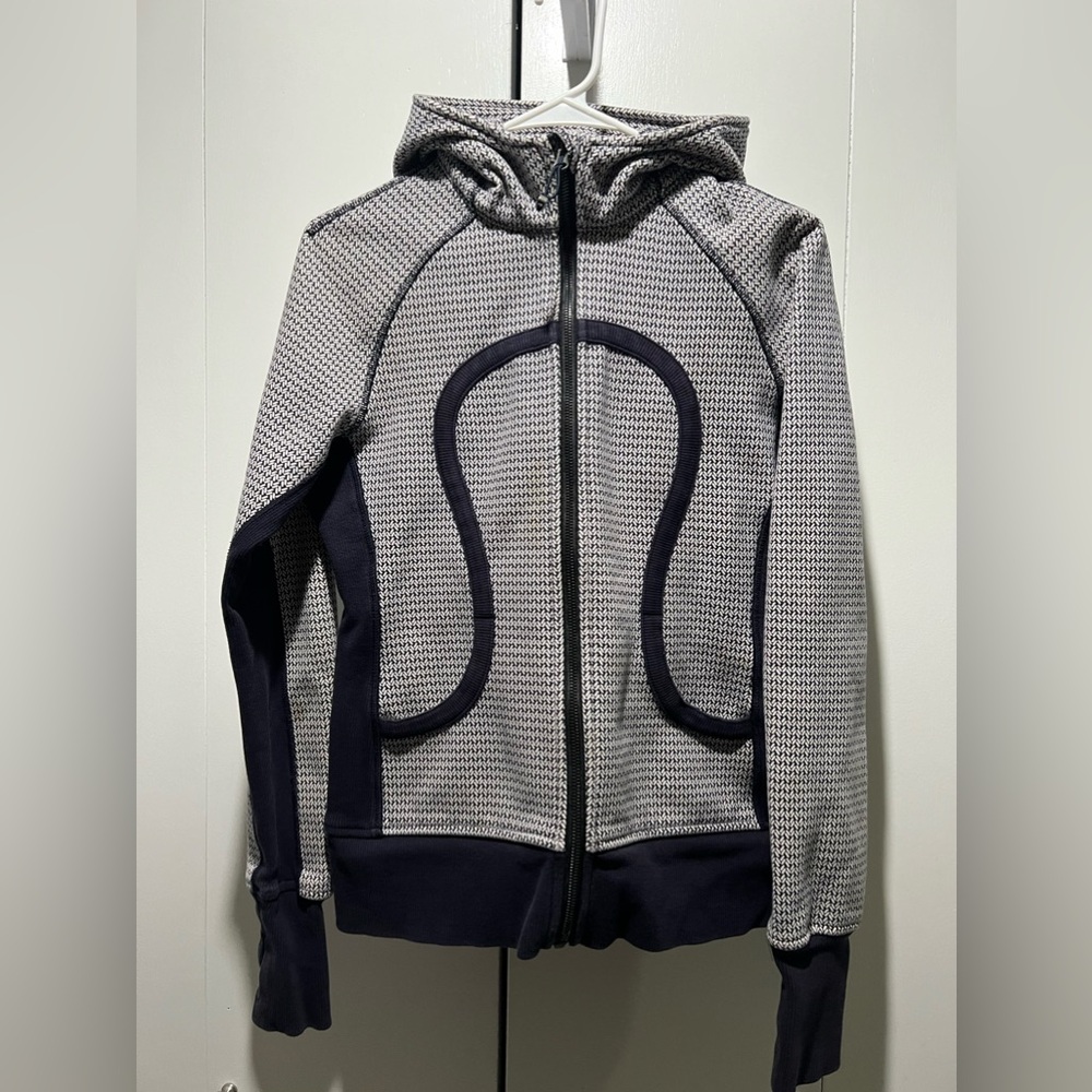 Rare pre owned Lululemon full zip jacket size 8.